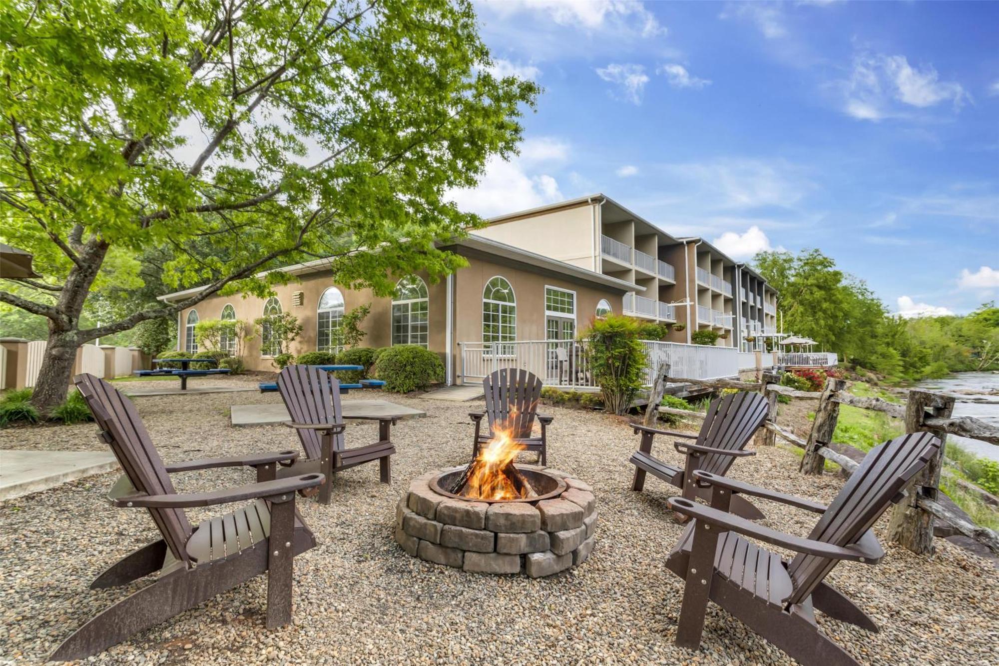 Best Western Plus River Escape Sylva / Dillsboro Eksteriør bilde