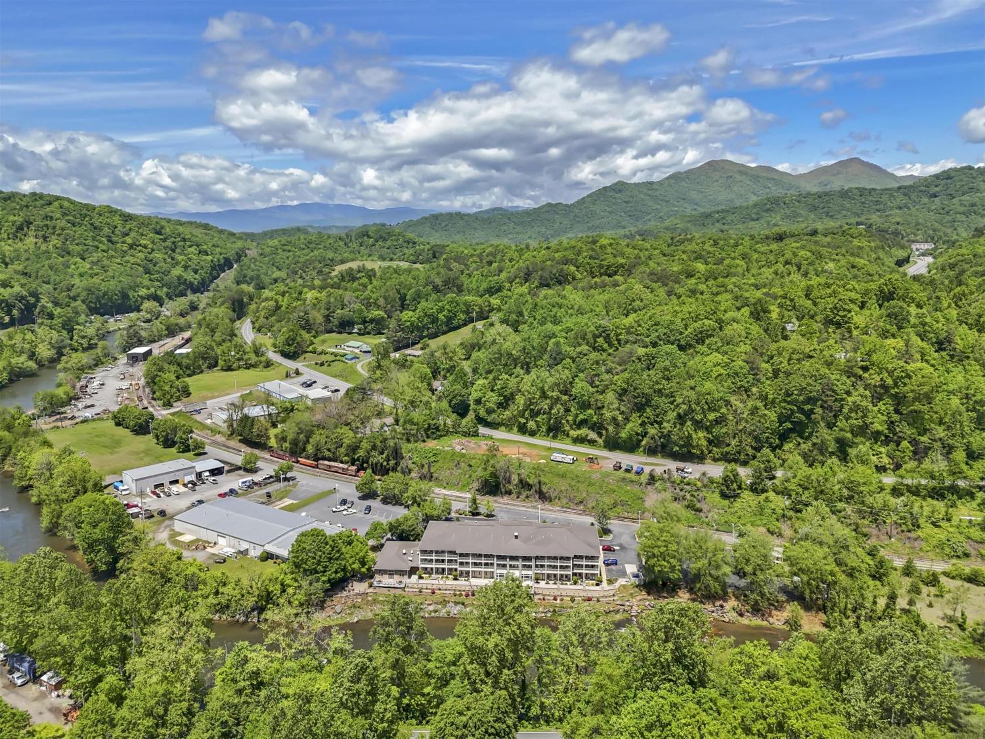 Best Western Plus River Escape Sylva / Dillsboro Eksteriør bilde